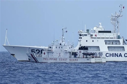Trung Quốc chặn tàu tuần tra của Philippines ở Biển Đông
