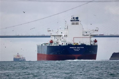 Giữa 'bão' trừng phạt, Mỹ tăng mạnh nhập khẩu hàng hóa Nga