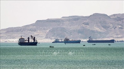 Chi phí vận chuyển qua kênh đào Suez tăng 300%