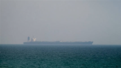Financial Times: ''Hạm đội tàu ma'' giúp Iran và Nga lách lệnh trừng phạt dầu mỏ của phương Tây