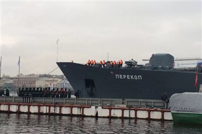 Tàu chiến Nga bất ngờ cập cảng Cuba