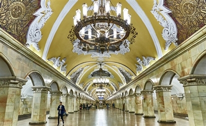 Video: Khám phá ga tàu điện ngầm đẹp như cổ tích tại Nga