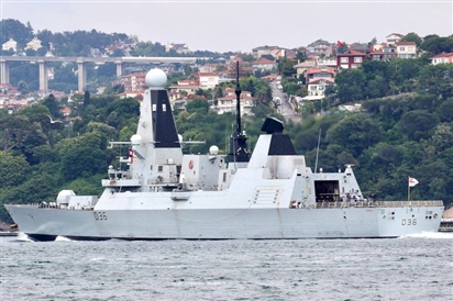 Nga cảnh báo binh sĩ Anh gặp nguy hiểm nếu tàu chiến áp sát Bán đảo Crimea