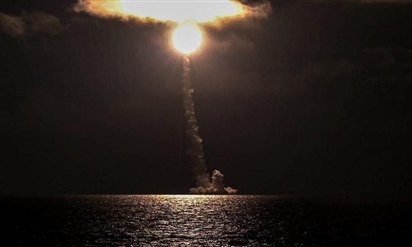 Tàu ngầm Nga phóng 'siêu tên lửa thách thức mọi đối thủ'