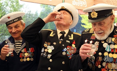 Không lo nồng độ cồn, vì sao lính tàu ngầm Nga phải uống rượu mỗi ngày?