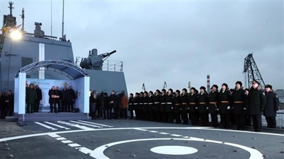 Ông Putin nói gì khi khánh thành ba tàu quân sự mới
