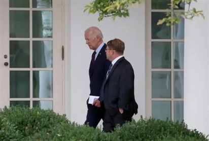 Báo Mỹ: Chuyên gia thần kinh học gặp bác sĩ của Tổng thống Biden nhiều lần