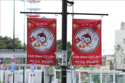 Người dân Nhật Bản cổ vũ đoàn thể thao người khuyết tật Việt Nam