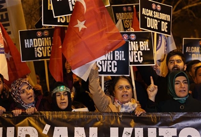 Thổ Nhĩ Kỳ triệu đại sứ Đan Mạch phản đối hành động đốt kinh Koran