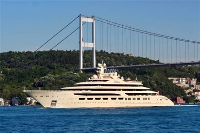 Đức thu giữ siêu du thuyền lớn nhất thế giới của em gái tỉ phú Nga