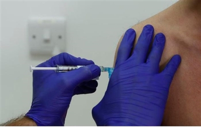 Người đàn ông tiêm 10 mũi vaccine COVID-19 trong 1 ngày
