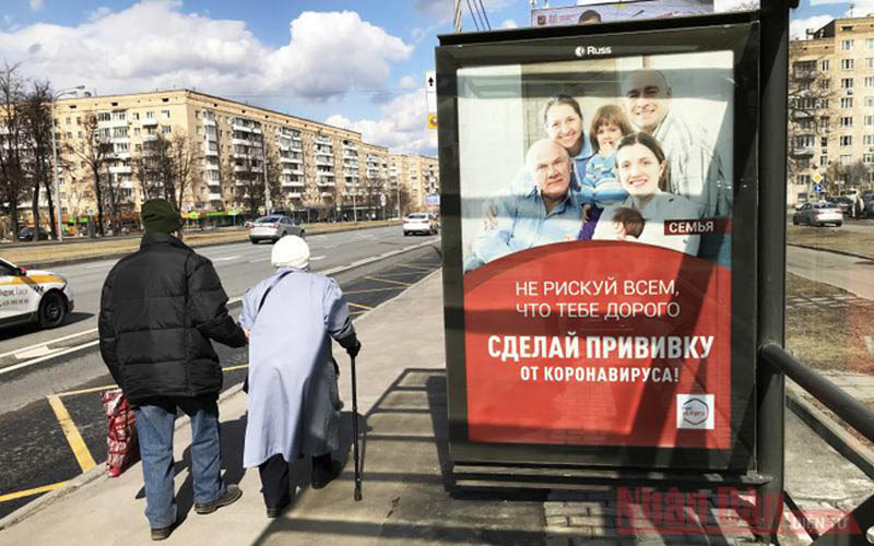 Người từ chối tiêm vaccine ở Nga có thể phải nghỉ không lương