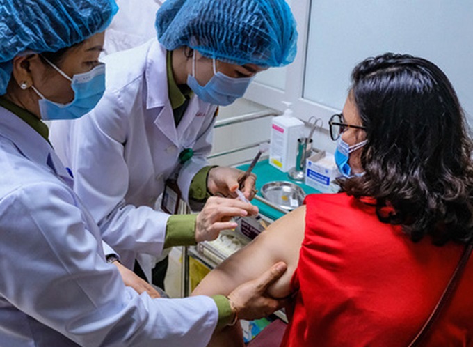 Kiến nghị cấp phép khẩn cho vắc xin Việt Nano Covax