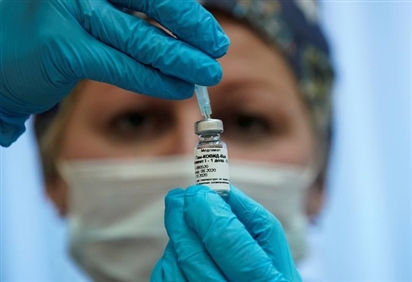 CEO Pfizer: Có thể sẽ phải tiêm vaccine Covid-19 hàng năm