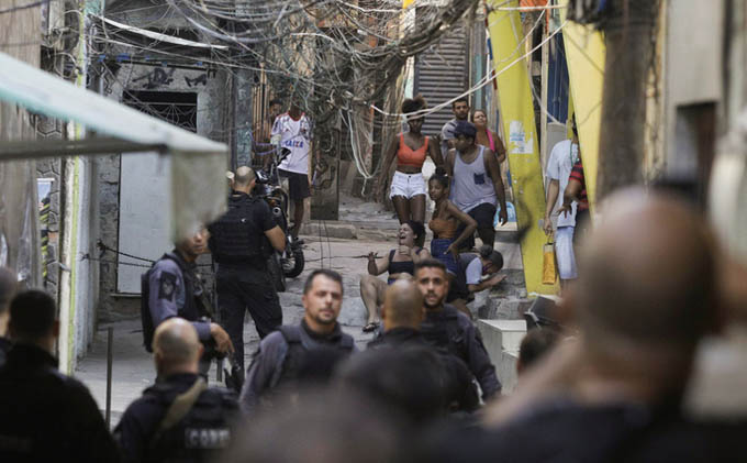 Brazil: Cảnh sát truy quét tội phạm như phim, ít nhất 25 người chết