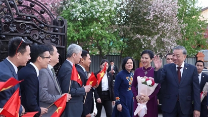 Gặp mặt kiều bào Kazakhstan, Tổng Bí thư nhấn mạnh sức mạnh đoàn kết, tinh thần dân tộc