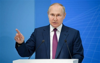 Tổng thống Nga Vladimir Putin thông báo về kế hoạch máy bay, trực thăng sẽ tham gia diễu hành trên không ngày 9/5