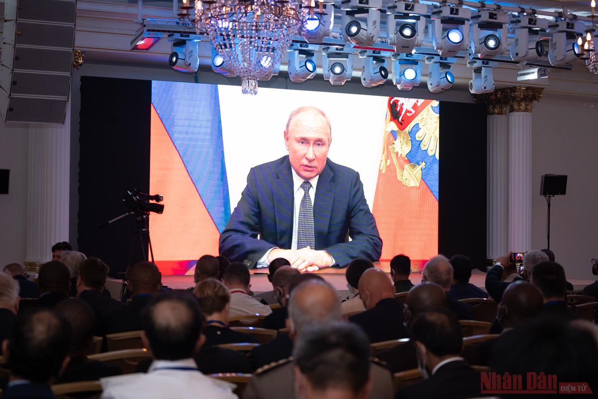 Tổng thống Nga V. Putin kêu gọi thế giới hợp lực vì an ninh toàn cầu