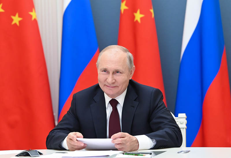 Tổng thống Nga tiết lộ đã được tiêm vaccine Sputnik V ngừa COVID-19