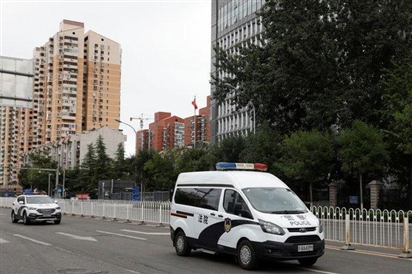 Trung Quốc ''đột kích'' công ty Mỹ, bắt 5 người