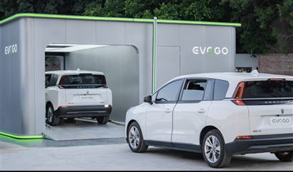 Trung Quốc lại đi trước thế giới một bước: Rầm rộ ''cuộc chạy đua'' công nghệ đổi pin xe điện, mọi thao tác chỉ mất 3 phút, 10.000 trạm đang được xây dựng