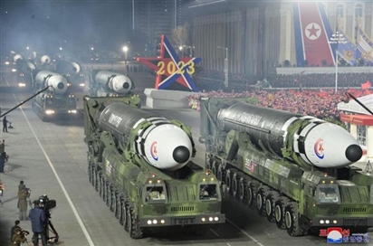 Khám phá tên lửa liên lục địa khổng lồ mới vừa trình làng của Triều Tiên