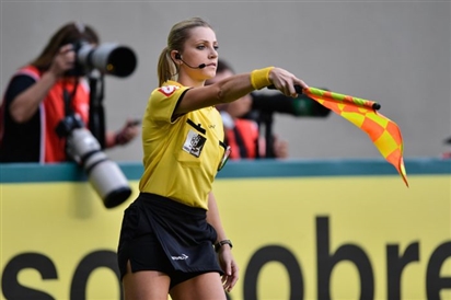 Trọng tài nữ lần đầu tiên làm nhiệm vụ tại kỳ World Cup bóng đá nam