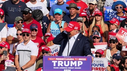 Một năm sau vụ ám sát hụt, ông Trump kể lại '1 milimet sinh tử'