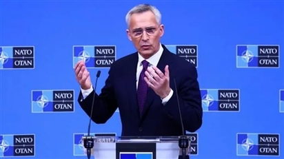 NATO ''hoãn binh'', tổng thống Ukraine nổi giận