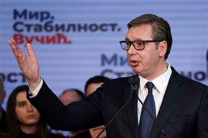 Serbia ''phớt lờ'' EU, bắt tay với Nga