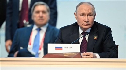 Ông Putin nêu ''trung tâm quyền lực mới''