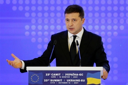 Tổng thống Zelensky cho rằng ''gần 100.000 binh sĩ Nga có mặt gần biên giới Ukraine''