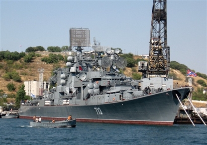 [ẢNH] Tuần dương hạm chống ngầm lớn nhất của Nga chính thức 'nhận sổ hưu'