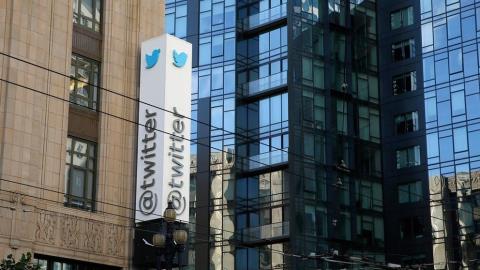 Nga phản ứng khi Twitter không chấp hành nghiêm túc