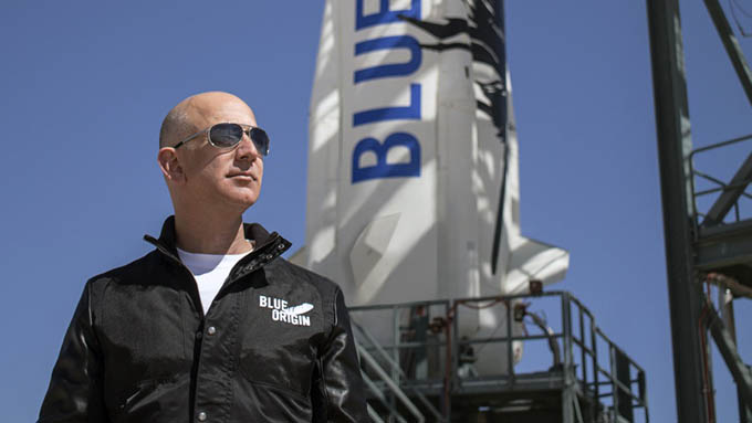 Tỷ phú Jeff Bezos sẽ bay vào vũ trụ tháng sau