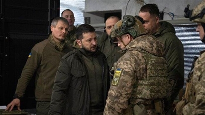 Tổng thống Ukraine Zelensky muốn trực tiếp kiểm soát quân đội