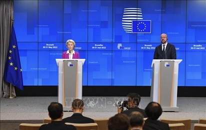 EU nhất trí hỗ trợ 9 tỷ euro cho Ukraine