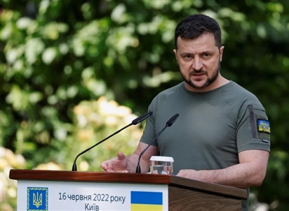 Tổng thống Zelensky ra lệnh sơ tán khỏi Donetsk