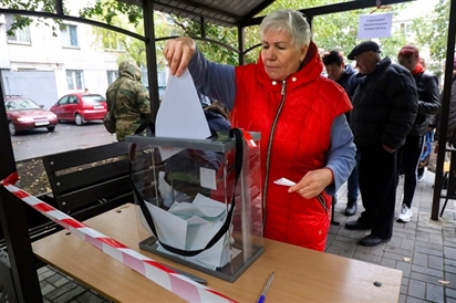 Kiểm phiếu trưng cầu dân ý 4 vùng Ukraine: Hầu hết ủng hộ sáp nhập Nga