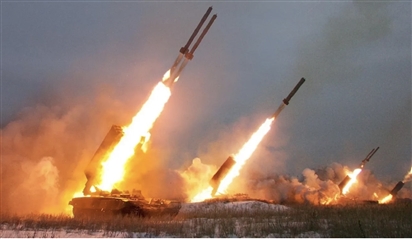Thiệt hại kinh tế khiến phương Tây bối rối với quy mô ''bơm'' vũ khí cho Ukraine