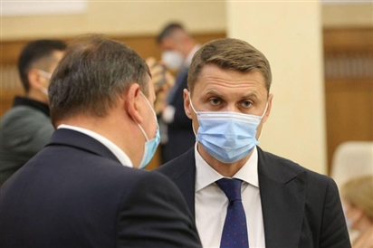 2.000 quan chức bị ngăn rời Ukraine vì không có lý do chính đáng