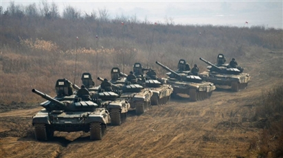Cận cảnh hoạt động huấn luyện của xe tăng và xe chiến đấu bộ binh Nga
