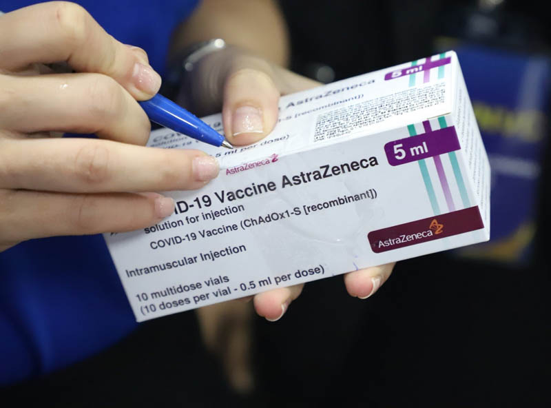 Bộ Y tế đề nghị ngân sách sẽ không mua thêm vắc xin COVID-19, thực hiện tiêm 'xã hội hóa'