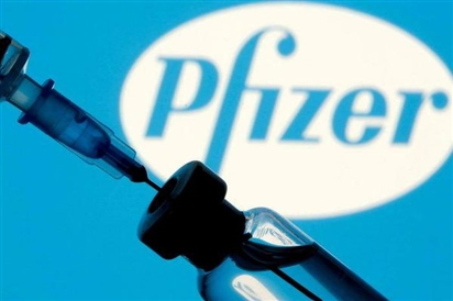 Pfizer ''bội thu'' nhờ vắc xin, Hong Kong áp hạn chế nghiêm ngặt chưa từng có
