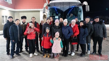 Đón 14 công dân Việt Nam sơ tán từ Ukraine sang LB Nga