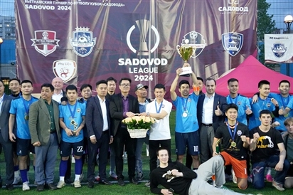 Giải bóng đá của người Việt Chợ Sadovod thành công tốt đẹp