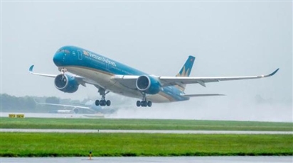 Hàng không tiếp tục điều chỉnh nhiều chuyến bay do cơn bão Wipha