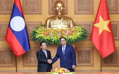 Thủ tướng Phạm Minh Chính đón, hội đàm với Thủ tướng Lào