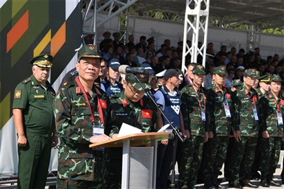 Thượng tướng Ngô Minh Tiến thăm, động viên Đội tuyển ''Đột phá đặc biệt''