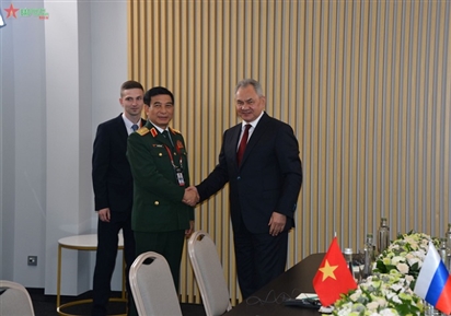 Đại tướng Phan Văn Giang hội đàm với Bộ trưởng Bộ Quốc phòng Liên bang Nga